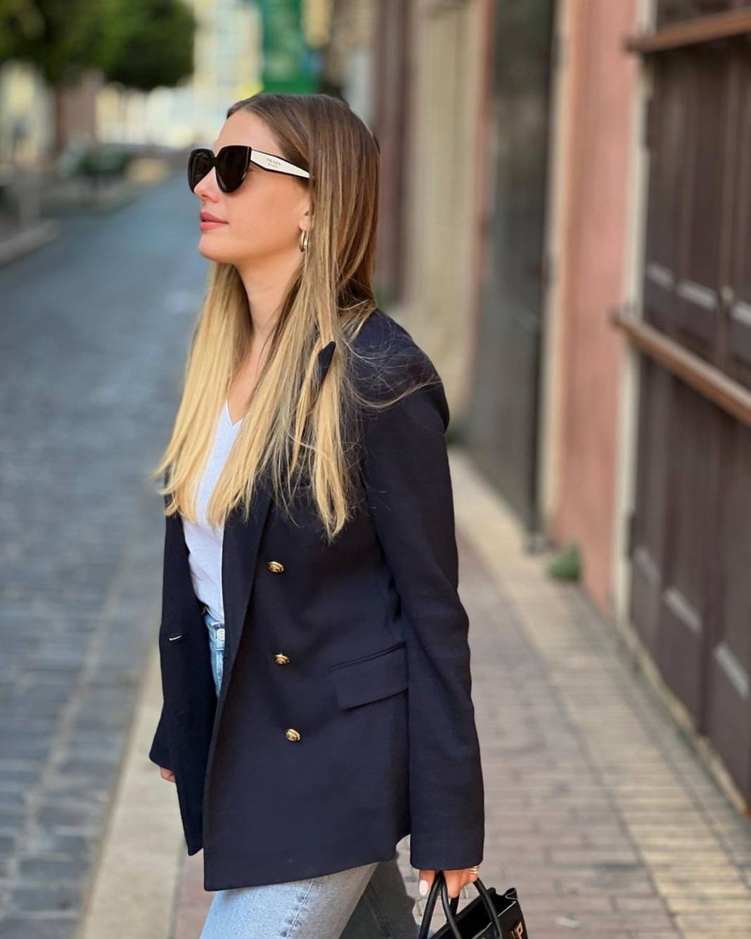 Ben taş değilim! Anıtkabir ziyaretinde gözyaşlarını tutamayan Eda Ece, gelen yorumlara tepki gösterdi 11